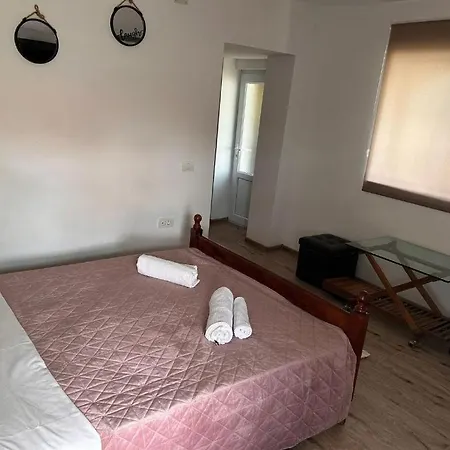 Yellow House Vendégház *