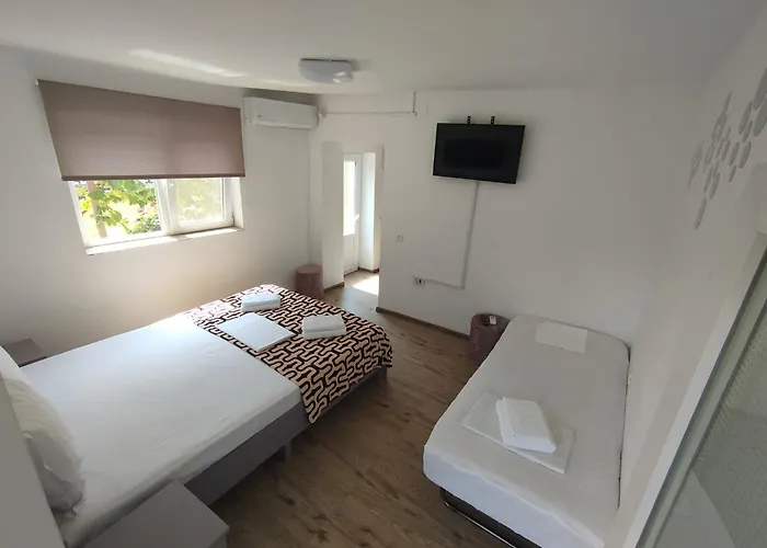 Πανσιόν Yellow House Eforie Nord